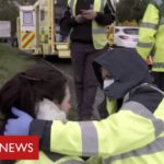 Coronavirus frontline: the paramedics risking their lives to help patients – BBC News
