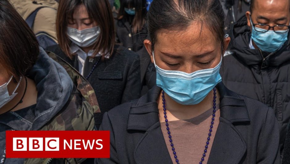 Coronavirus: China stops for three minutes to remember the dead – BBC News