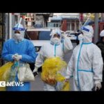 Record daily China Covid cases despite strict lockdowns – BBC News